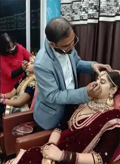 Beauty expert in the country made world record by doing makeup online