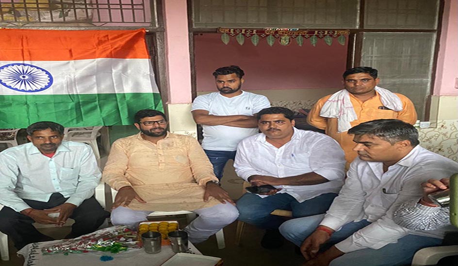 Jannayak Janata Party's Principal General Secretary Digvijay Chautala reached Ravi Dahiya's village Nahari