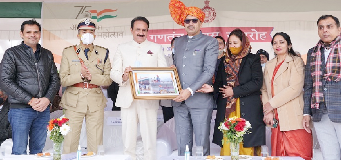 73rd Republic Day: Minister Devendra saluted the martyrs by laying a wreath at the martyr's memorial