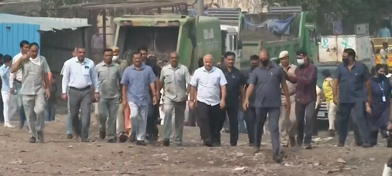 Big attack on CM Kejriwal: Shame on showing what BJP did in 15 years: Kejriwal visits Ghazipur garbage dump amid protests
