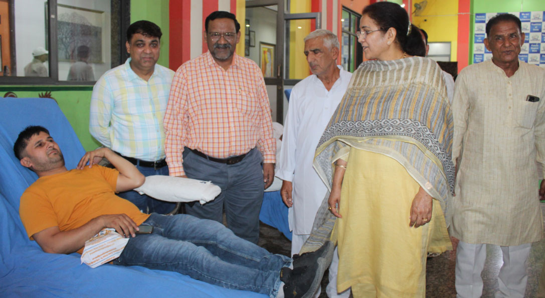 Sonipat: No factory can make blood, so donate blood: MLA Nirmal