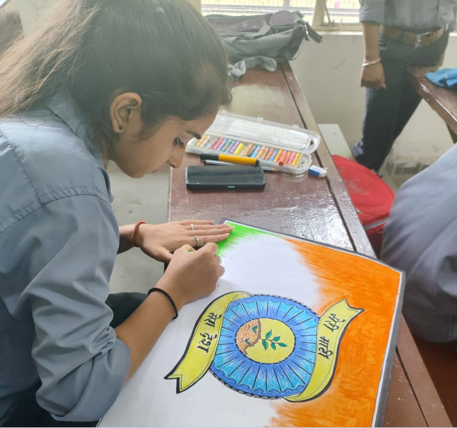 Sonepat: Under Meri Mati Mera Desh campaign, poster making, Rangoli and speech competition was organized at Government Polytechnic Institute