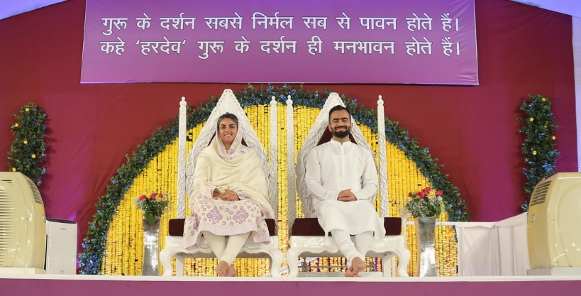 Sant Nirankari Mission: Grand arrival of the divine couple after three months of world welfare tour to distant countries; Crowd of devotees gathered