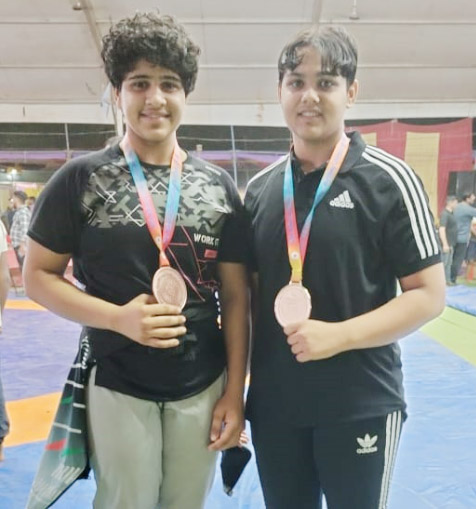 Sonipat: Rajesh wrestler Purkhasia's daughter Ritika won bronze medal in National.