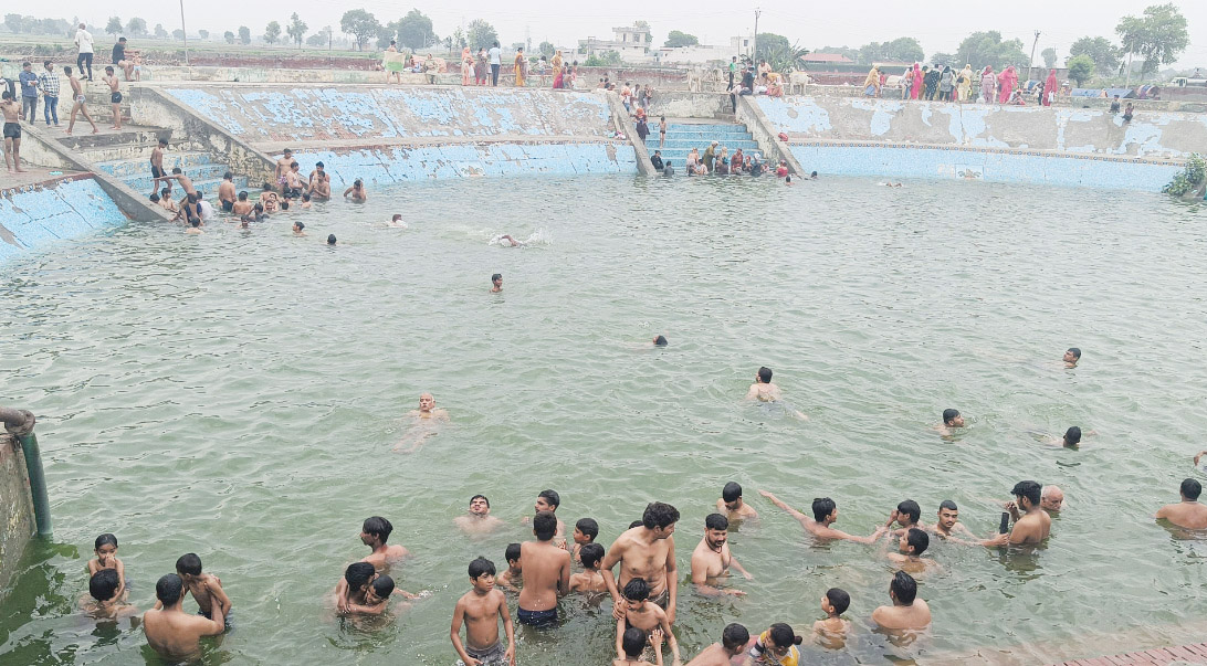 Sonipat: Thousands took a dip in Satkumbha, fair organized on Kartik Purnima