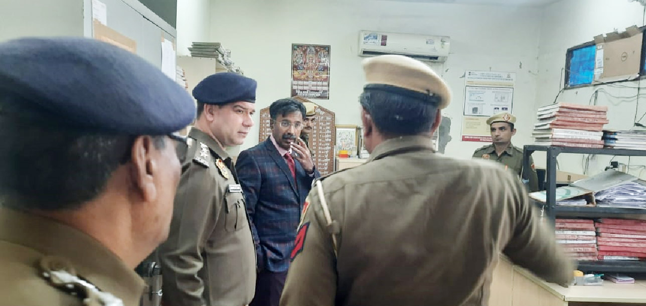 Sonipat: Police Commissioner conducted surprise inspection of Gohana, Baroda police station.