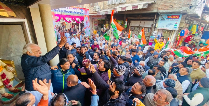 'Ghar-Ghar Congress, Har Ghar Congress' campaign started: Hooda reached homes and shops to interact with people, everyone welcomed him warmly.