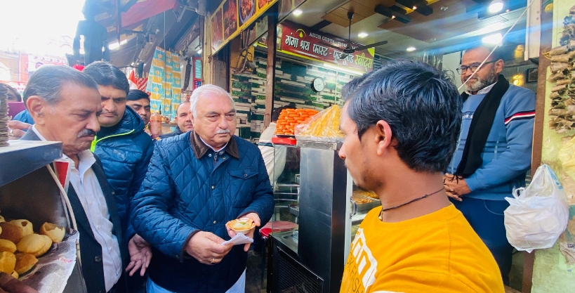 'Ghar-Ghar Congress, Har Ghar Congress' campaign started: Hooda reached homes and shops to interact with people, everyone welcomed him warmly.