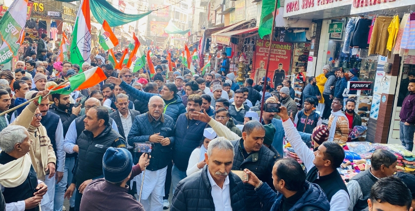 'Ghar-Ghar Congress, Har Ghar Congress' campaign started: Hooda reached homes and shops to interact with people, everyone welcomed him warmly.