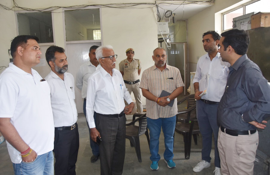 Sonipat: Ensure strict security arrangements in EVM-VVPAT warehouse: Dr. Manoj