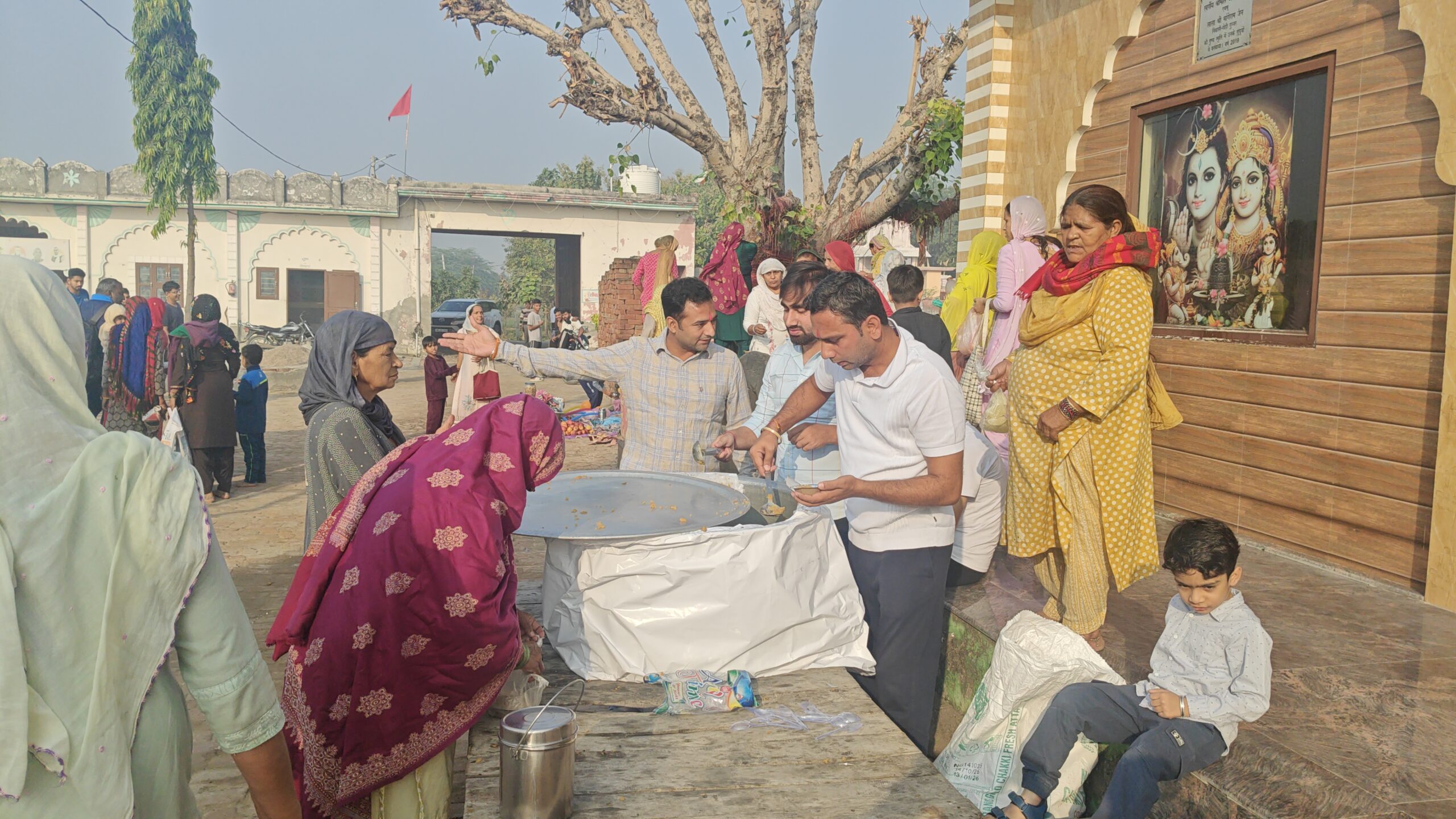 Kartik Purnima: Bathing at Satkumbha Thousands of devotees arrived at the fair