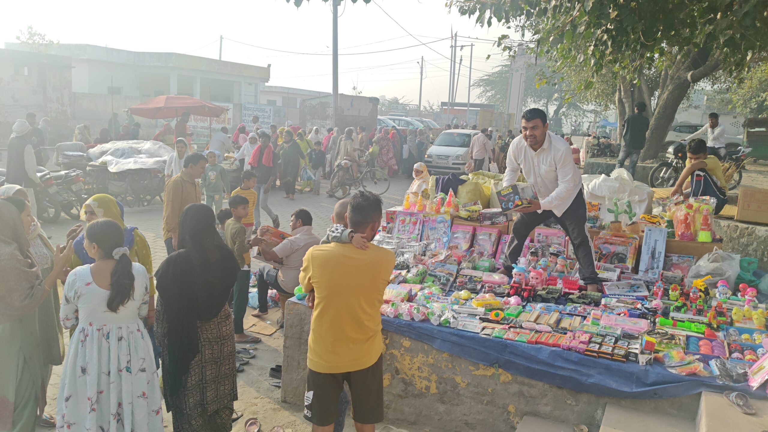 Kartik Purnima: Bathing at Satkumbha Thousands of devotees arrived at the fair