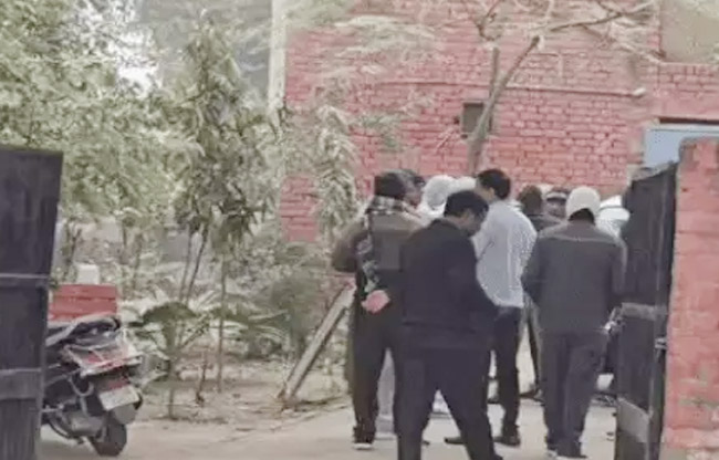 Bike rider dies in accident on service road