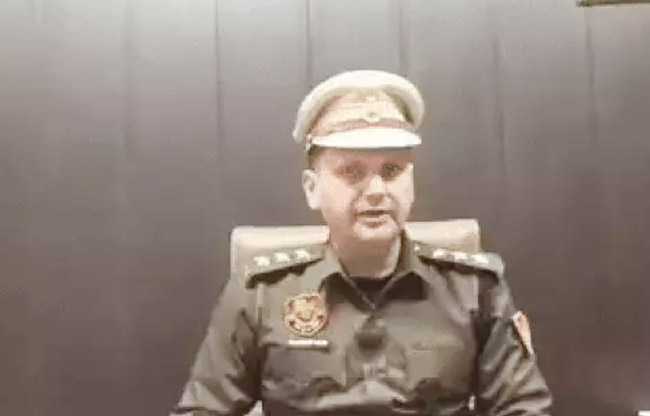 Police busts a major cyber fraud gang by busting a fake call centre