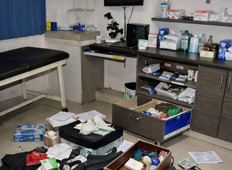 Lakhs stolen from a locked house and clinic in Sector 27