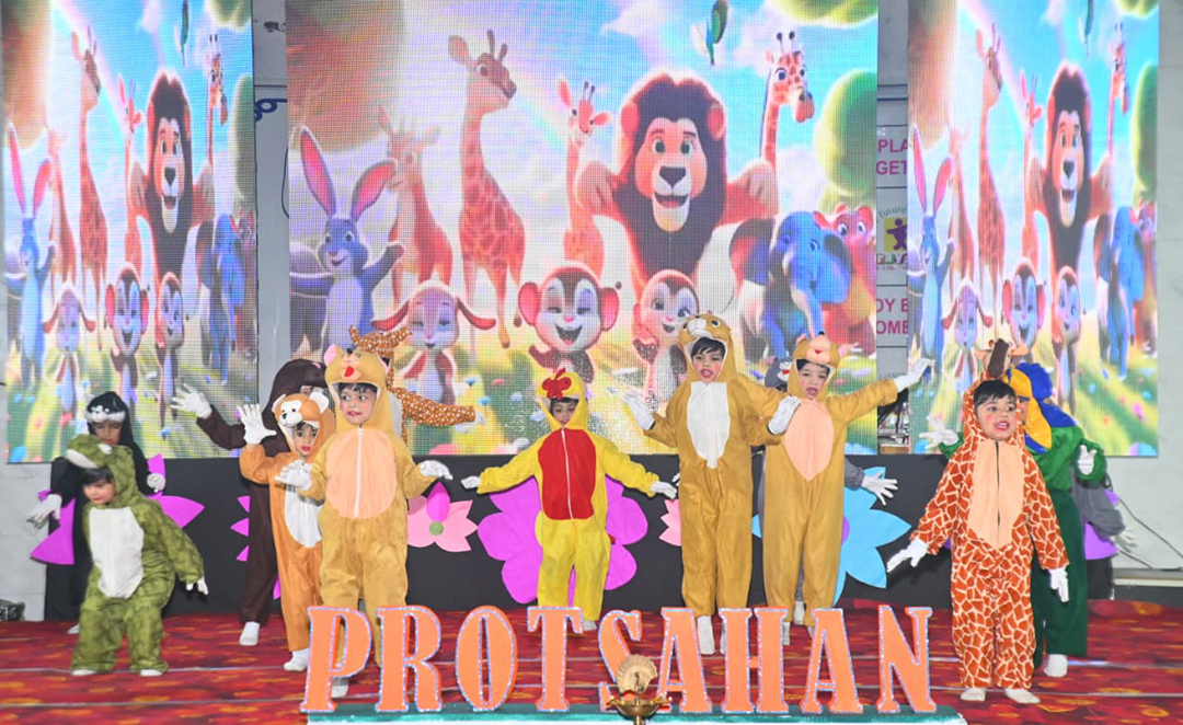 Little children displayed their talents at the annual festival of Prayas Junior School, 'Protsahan', emphasizing on values ​​along with education.