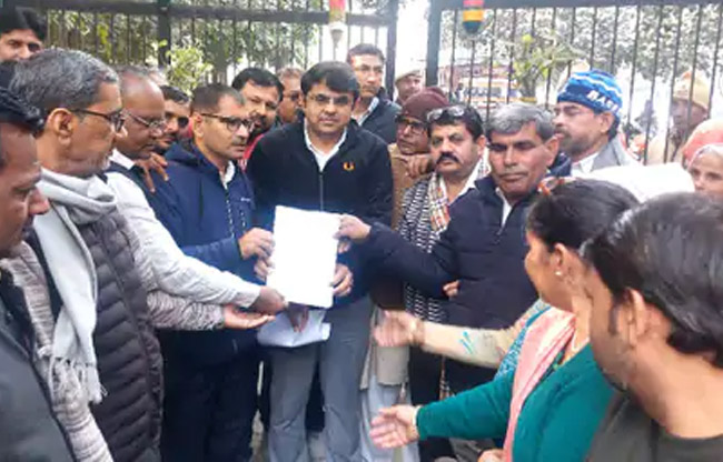 Sonipat: Employees took to the streets to protest their demands.