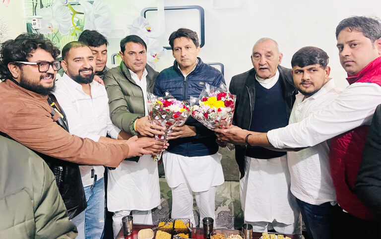 Deepender Hooda lashed out at the HPSC chairman, saying, "If outsiders decide, how will the youth of Haryana get jobs?"