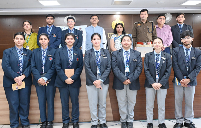 Sonipat: Students visited various offices to understand the administrative functioning.