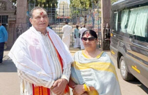 Baroli prayed for the happiness and prosperity of the state at Mallikarjuna Jyotirlinga.