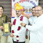 Emotional farewell ceremony for two retired employees