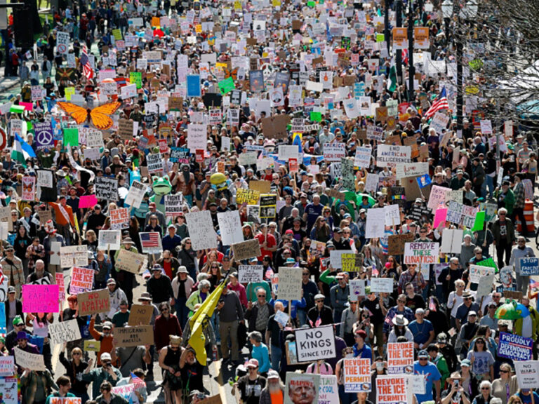 Eight million people took to the streets for the "No Kings Rally" against Trump, with protests intensifying in several cities around the world, including the US.