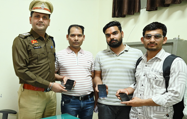 Sonepat police brought back smiles by recovering 40 missing mobile phones