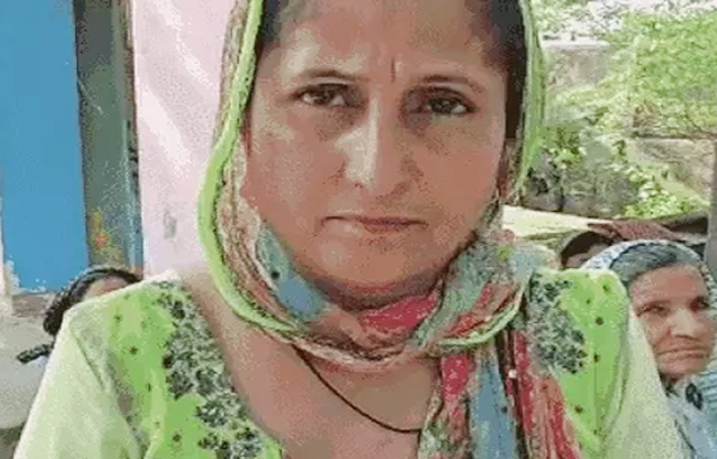 Sonipat Farmer stands on tower for 18 hours in protest against land acquisition