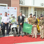 Sonepat: Suzuki company donated five motorcycles to the police.