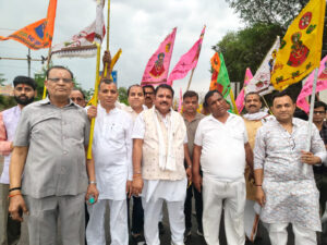 The 32-km Khatu Shyam Nishan Padyatra gave the message of social harmony and was given a grand welcome at Delhi Dham.