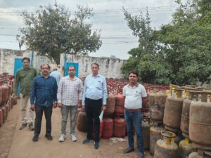 Sonepat: Food and Supplies Department team inspected gas agency records, found records to be correct, supply also normal
