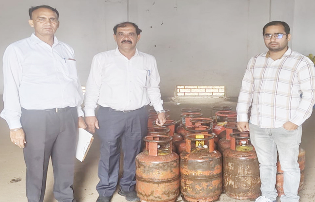 119 gas cylinders seized in Sonipat district, two cases registered