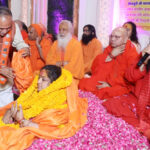BJP mayoral candidate Rajiv Jain took blessings from saints in Sonipat.
