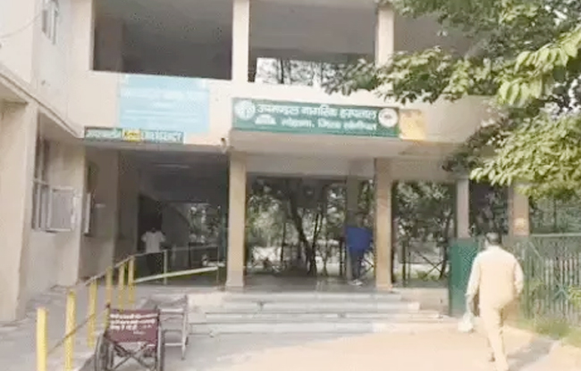 Friends killed a friend with a screwdriver due to an old rivalry.