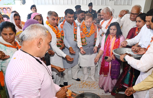 Message of organization, service and good governance given on BJP Foundation Day