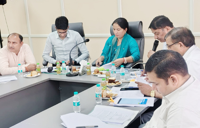 Show cause notice issued against officials who were absent from Sonepat meeting