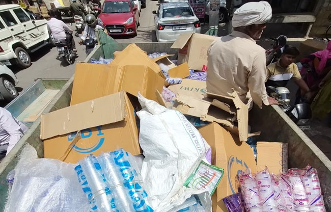 Sonepat Four stockists fined Rs 85,000 for cracking down on plastic