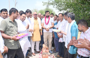 Sonipat MLA starts construction work of Bayan-Garhi Kesari-Badi road