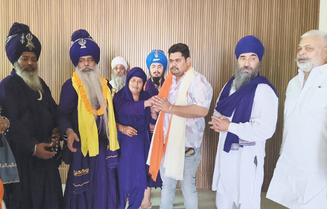 Sonipat Supporters welcome four Nihangs acquitted in Lakhbir murder case