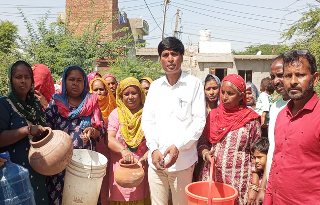 Sonipat Women stage protest over water crisis in Gohana