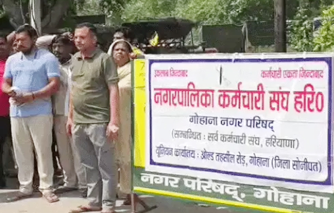 Cleaning stalled due to strike, warning of vote boycott in elections