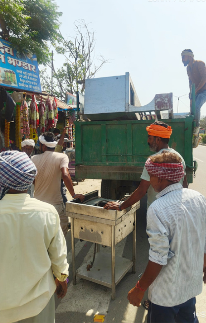 Illegal encroachments removed under Murthal flyover on Sonipat NH 44