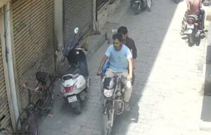 Sonipat Police investigation begins after workers enter shop and threaten to burn them alive