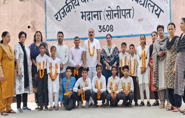 Sonipat Ten students selected in the state level Yoga Olympiad were honored. Gjd News