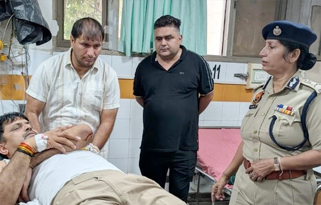 Criminal who absconded after jumping parole killed in police encounter.