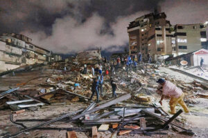 Massive earthquake wreaks havoc in Venezuela: ground swayed like a boat, buildings collapsed, fears of thousands of deaths.
