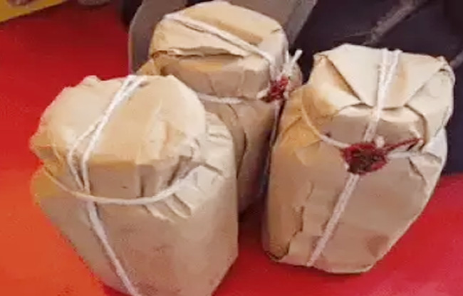Raids conducted on Ghevar sellers in Sonipat; 13 samples sealed, 28 kg of Ghevar destroyed. Gjd News (1)