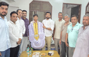 Sonipat Farmer's daughter Shivani Mor becomes an Air Force Flying Officer; honored.