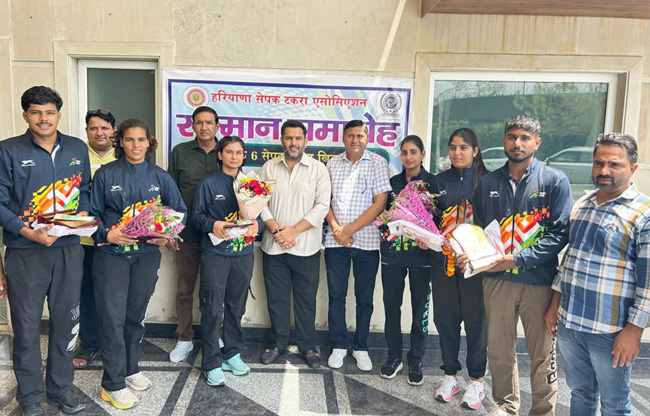 Sonipat: MLA felicitates six players selected for the BSF.