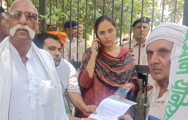 Sonipat: Farmers protest against India-US trade agreement, submit memorandum